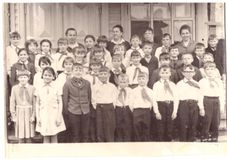 Пионеры 1967-68 уч. г. Учителя Чуркина Анастасия Витальевна, Амосова Зоя Георгиевна, Верещагина Римма Евгеньевна1